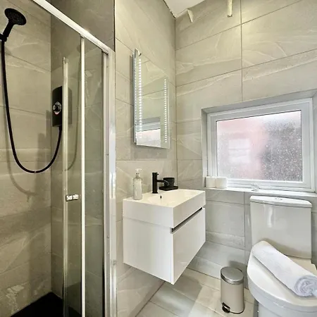 Cute, Stylish 1 Bedroom לידס