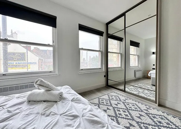 Cute, Stylish 1 Bedroom 利兹